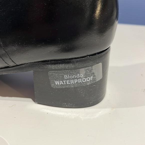 Blondo Waterproof Boots - Picture 4 of 10